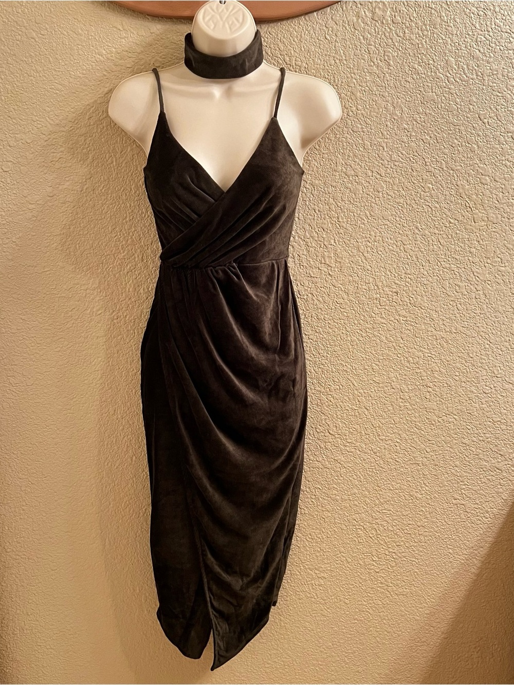 Dark olive green velvet midi Dress with Choker